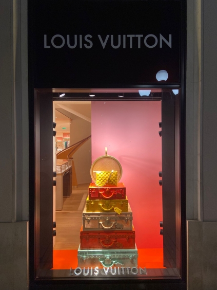 PARDGROUP , Louis Vuitton Window Display, Bern, January 2023