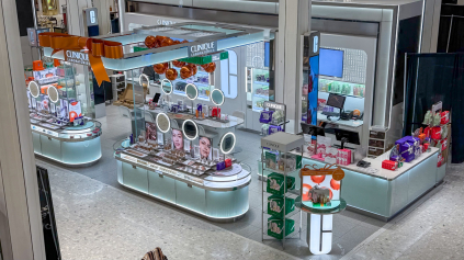 2025 Macy\'s Clinique Holiday Takeover