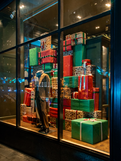 TS The Season Roc Center Window