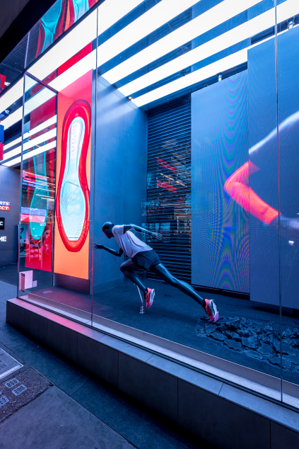 Nike – Window Display