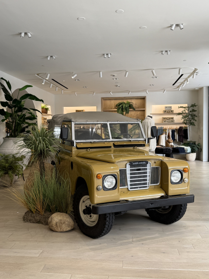Banana Republic – Interior