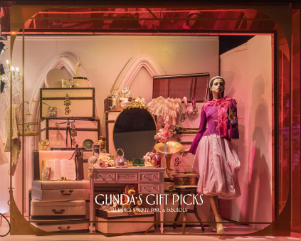 Bloomingdale\'s – Window Display