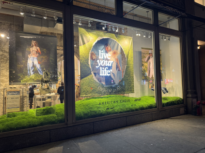 American Eagle – Window Display